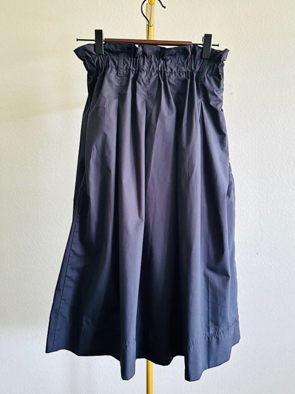 Uniqlo Navy Blue Elastic Waist Midi Skirt with Pockets - Size M (no belt)
